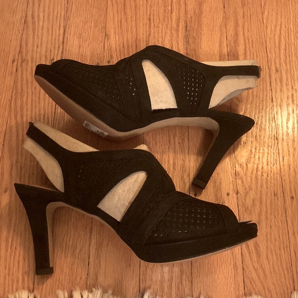 Brand new Black suede platform heels!  Sz 7.5 - Picture 2 of 4
